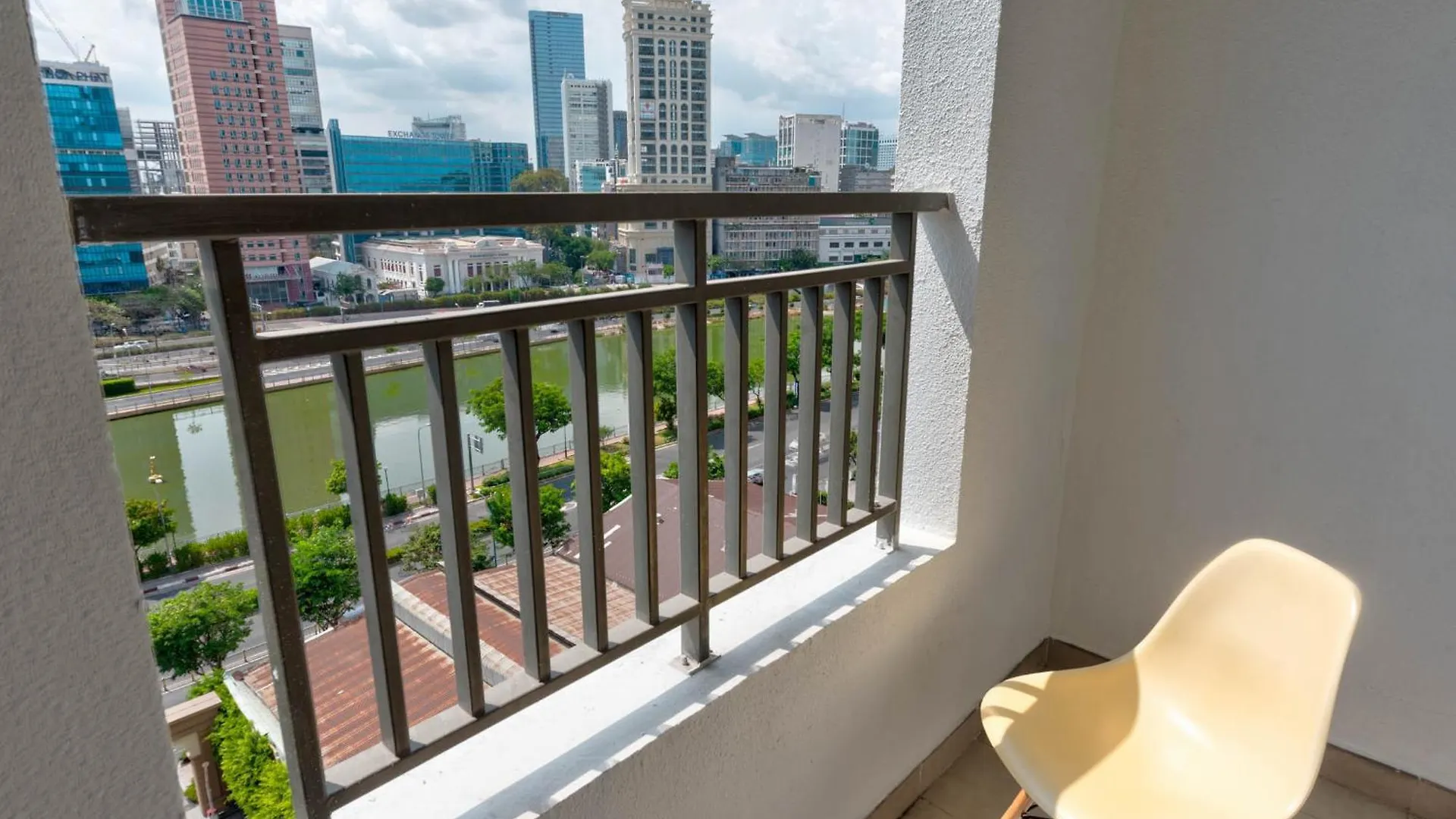 Rem Icon 56 Cbd Apartment - Free Gym & Pool Ho Chi Minh City